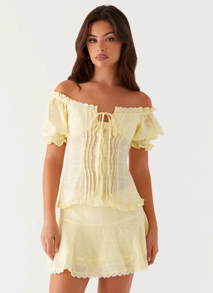Lace Trim Flounce Mini Skirt
